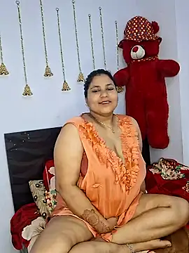 MOM-SUN-COUPLE online show from December 14, 2024, 9:40 am