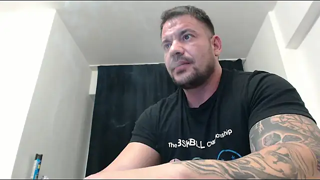 musclemonster31 online show from December 6, 2024, 4:27 pm