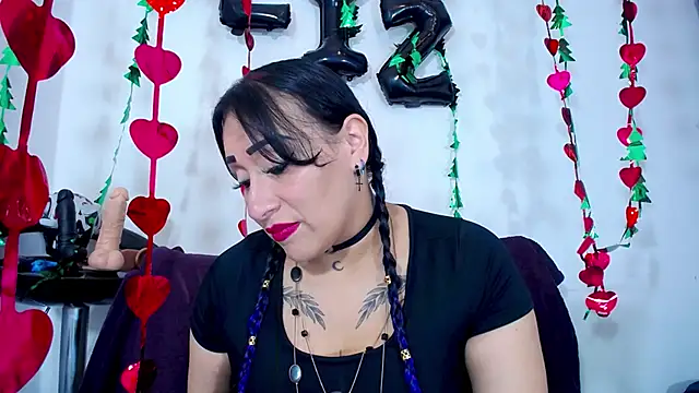 luna sofia69 online show from December 3, 2024, 2:08 pm