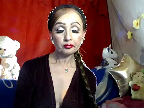 hottieperla online show from December 11, 2024, 6:44 pm