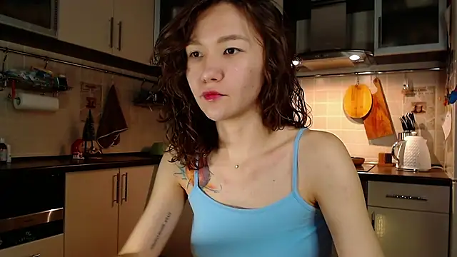 Kelly Yon online show from January 6, 2025, 9:42 pm