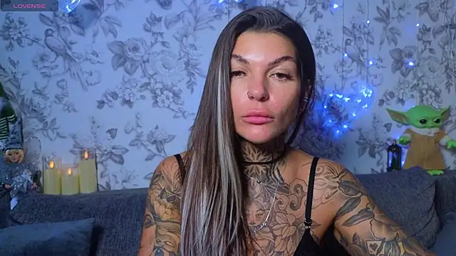 tattooedBabyy online show from December 2, 2024, 6:13 am