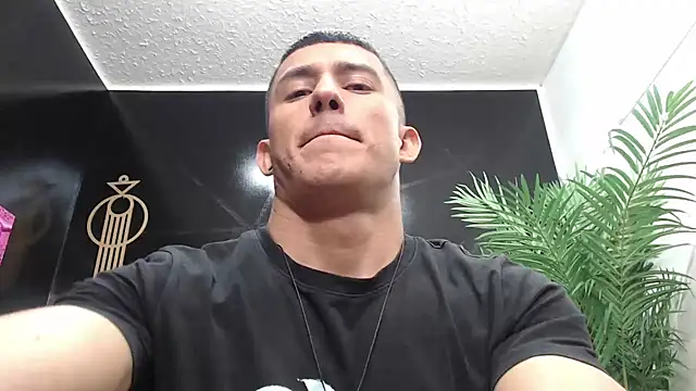 muscle  man online show from January 5, 2025, 10:47 pm