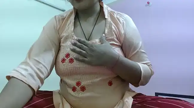 sexy aditi01 online show from December 2, 2024, 4:04 pm