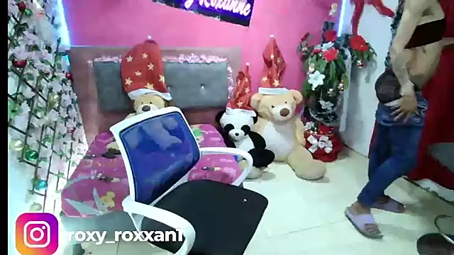 roxy roxxan online show from December 1, 2024, 2:04 pm