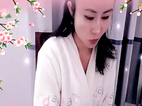 xiaoxuer online show from December 15, 2024, 5:56 am