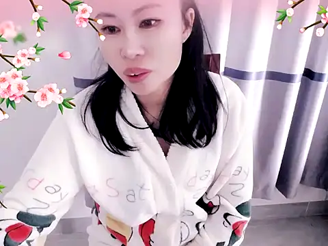 xiaoxuer online show from December 12, 2024, 4:40 am