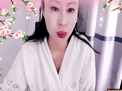 xiaoxuer online show from December 30, 2024, 4:41 am