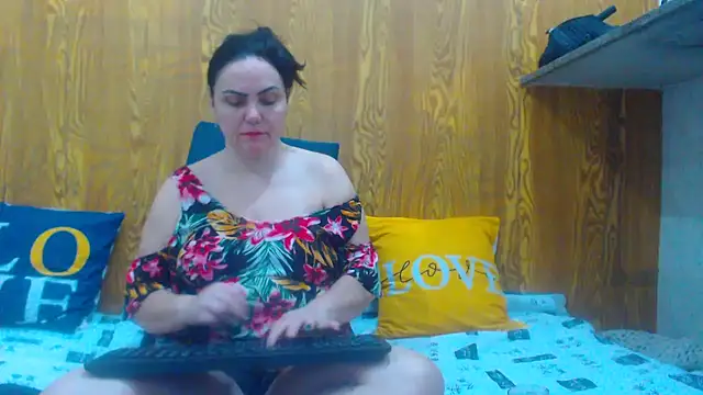 MillysexHot online show from November 27, 2024, 9:07 am