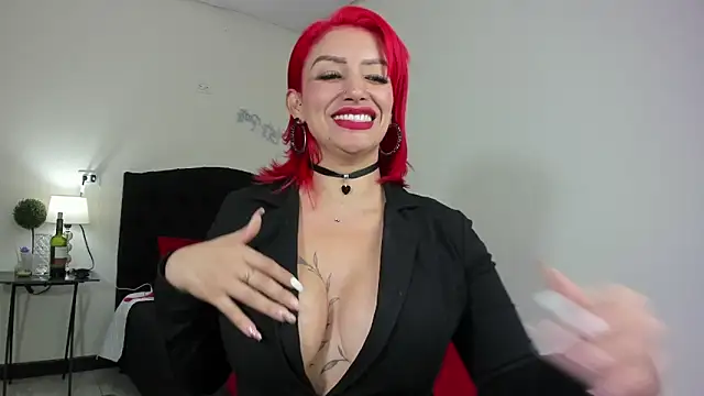 RedQueenMilf online show from January 4, 2025, 8:49 pm