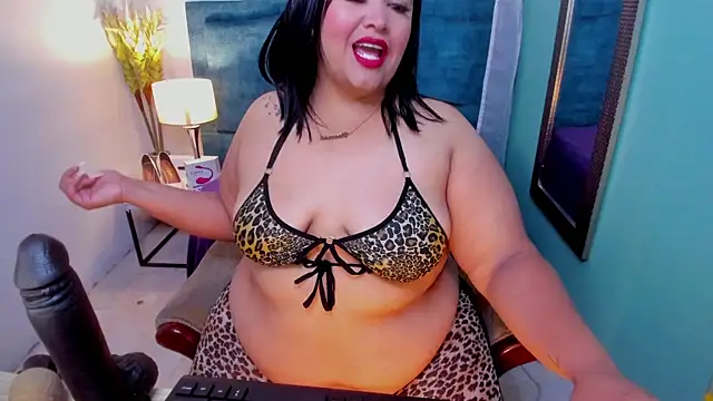 Busty Juicy online show from November 16, 2024, 12:38 pm