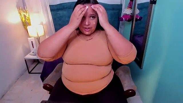 Busty Juicy online show from December 6, 2024, 12:08 pm