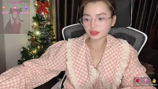 LiLi Bae online show from December 20, 2024, 4:18 pm