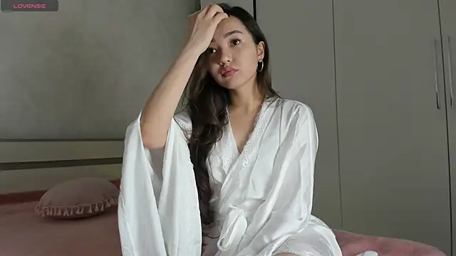 asian dollce online show from January 7, 2025, 6:32 pm