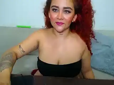 loly bigbooty4u online show from December 18, 2024, 4:16 am