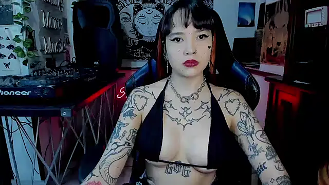 Demongirl6666 online show from November 11, 2024, 1:45 am