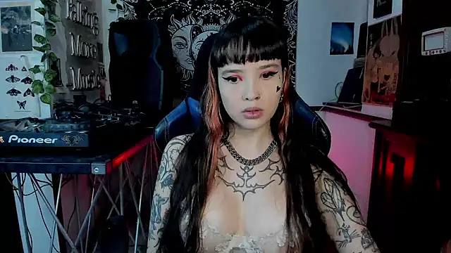 Demongirl6666 online show from December 31, 2024, 2:22 am