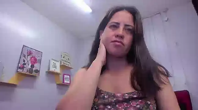 kathina giraldo online show from November 15, 2024, 12:49 pm