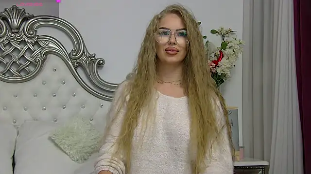 AubrielleRouge online show from January 14, 2025, 3:04 pm