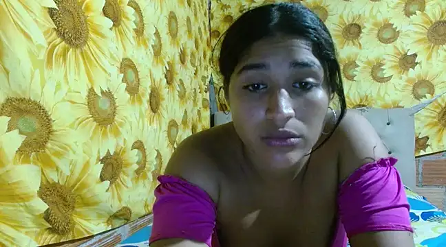 Esstefanya online show from December 12, 2024, 9:22 pm