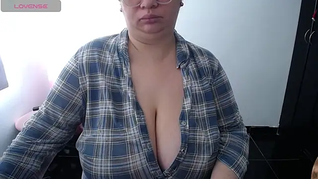 tamarabbwbigboobs online show from December 6, 2024, 12:51 pm