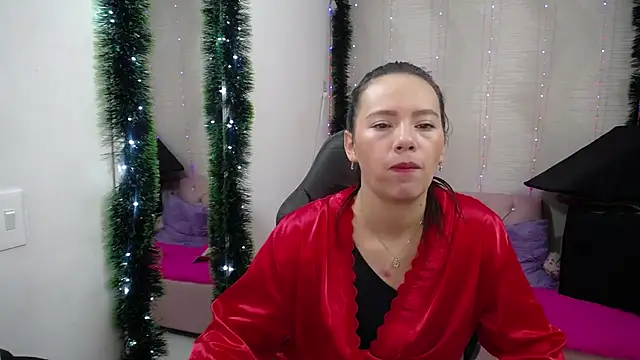 lauraguzman online show from December 29, 2024, 3:28 am