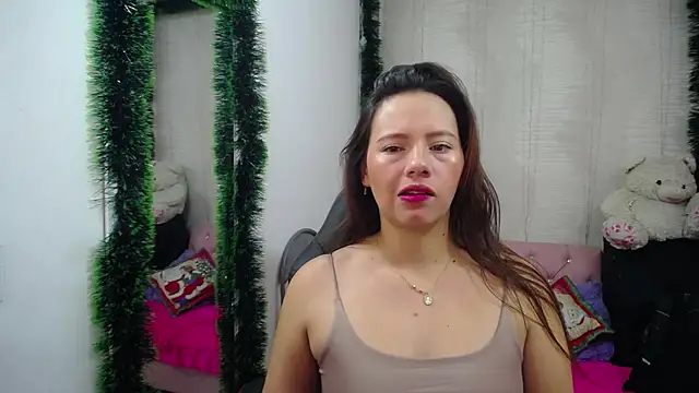 lauraguzman online show from December 24, 2024, 3:04 am