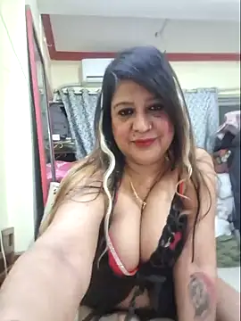 Hot Queen77 online show from January 3, 2025, 5:37 pm