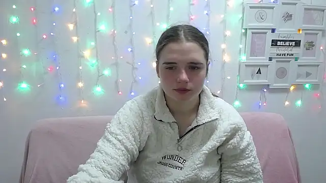 CarolineMiIIer online show from November 21, 2024, 6:13 am