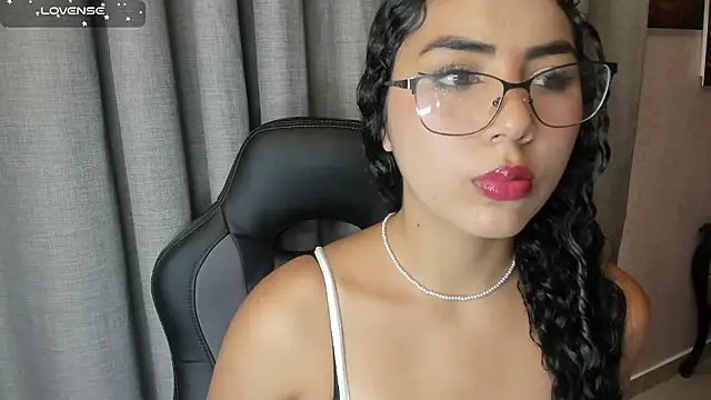 joselyn sexy  online show from November 21, 2024, 6:37 pm