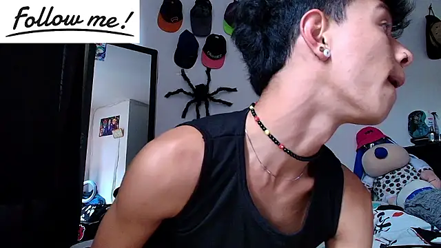 twink sebas  online show from December 2, 2024, 5:42 pm