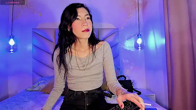 anna lew online show from December 1, 2024, 7:37 pm