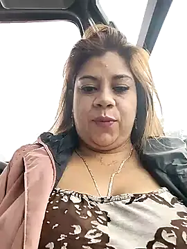 Laura-Hernandez online show from January 2, 2025, 3:43 pm