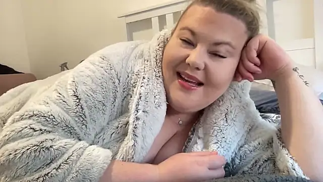 Busty-BBW-Emilie online show from December 27, 2024, 1:34 pm