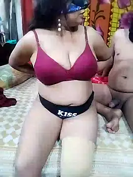 viralcuple-desi1122 online show from January 26, 2025, 6:15 pm