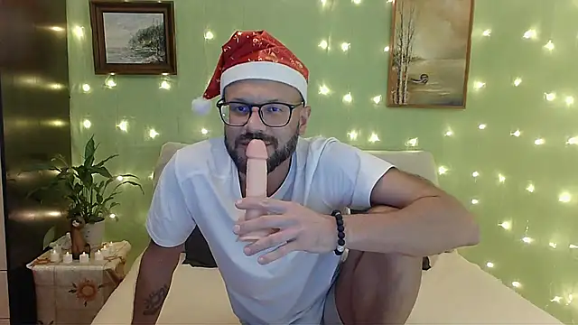 AnthonyXRoyal online show from December 22, 2024, 2:54 pm