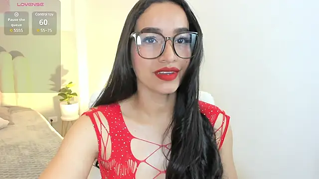 Victoria Castillo  online show from January 9, 2025, 11:55 am