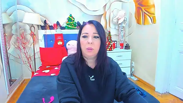 LauraSin online show from December 19, 2024, 4:17 am