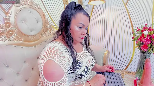 Ellenna Milf online show from January 16, 2025, 3:27 am