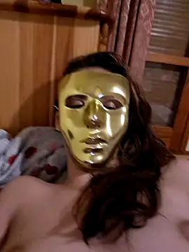 Themaskedgirl22 online show from November 18, 2024, 7:18 pm