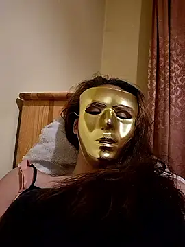 Themaskedgirl22 online show from November 26, 2024, 3:21 pm