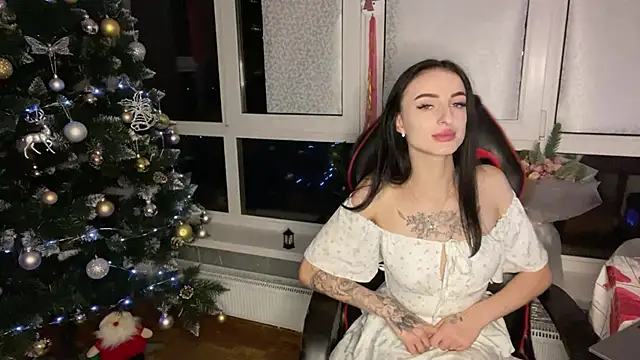 KatherineSim online show from January 1, 2025, 2:01 am