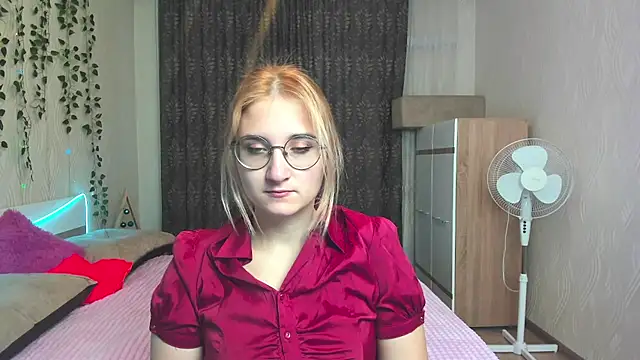 Miss Elsa  online show from December 12, 2024, 2:52 am