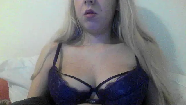 bunnyamy online show from December 12, 2024, 11:32 pm