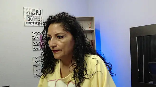 arianna ros3 online show from January 8, 2025, 2:23 pm