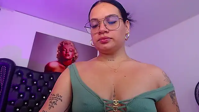 Taliana36 online show from February 3, 2025, 1:04 pm