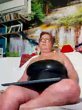 QueenPammy1 online show from December 6, 2024, 4:02 am