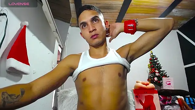 Angel latinboy online show from December 26, 2024, 9:33 pm