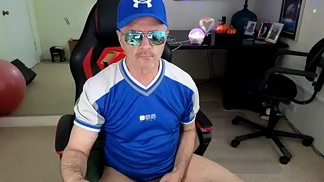 hotdadbod online show from November 13, 2024, 9:09 pm