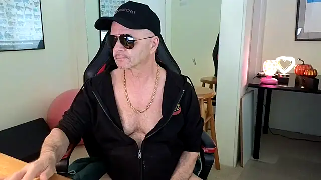 hotdadbod online show from November 20, 2024, 9:22 pm